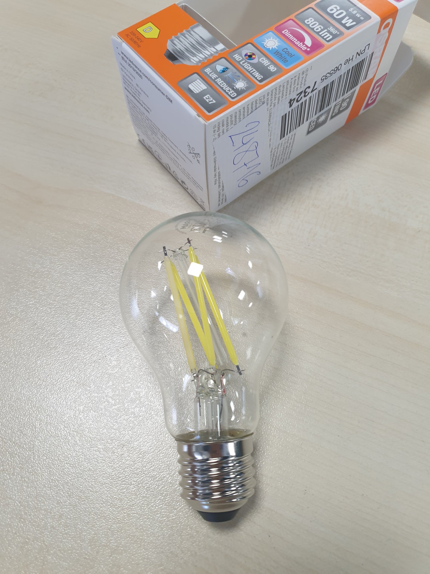 248716 - Osram Llampa LED me errësim, Formë llambë klasike, E bardhë e ftohtë, Ekuivalente me 60W