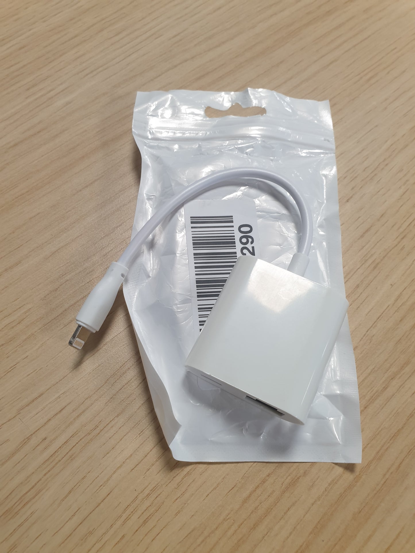 266767 - PËRSHTATËS Lightning në Ethernet, 2-në-1, port karikimi, i pajtueshëm me iPhone/iPad/iPod, mbështet 100 Mbps