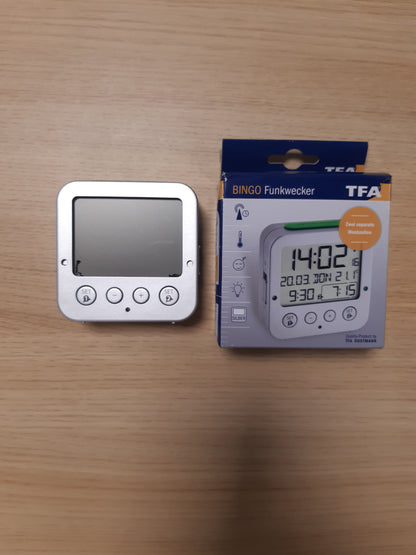 136250 - TFA DOSTMANN Bingo 60.2528.54 - Orë Alarmi Dixhitale me Radio, Dritë Prapa, Funksion Shtyrje, Dy Alarme, ngjyra Argjendi