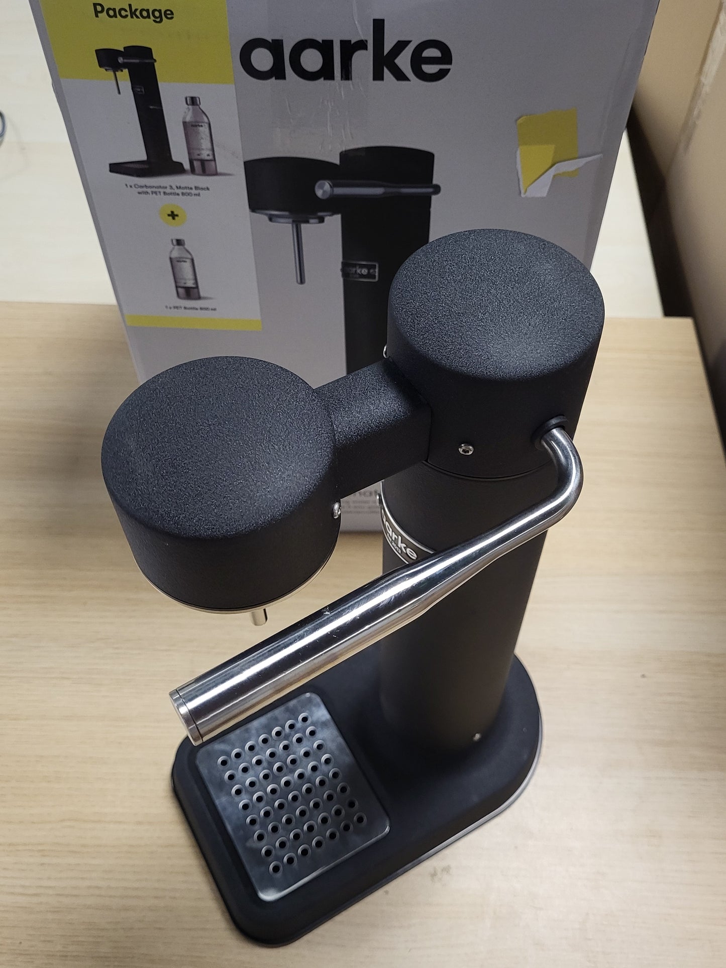 267586 - AARKE CARBONATOR 3, Karbonator uji prej çeliku inox, ngjyrë e zezë mat, i pajtueshëm me cilindra CO2 60L