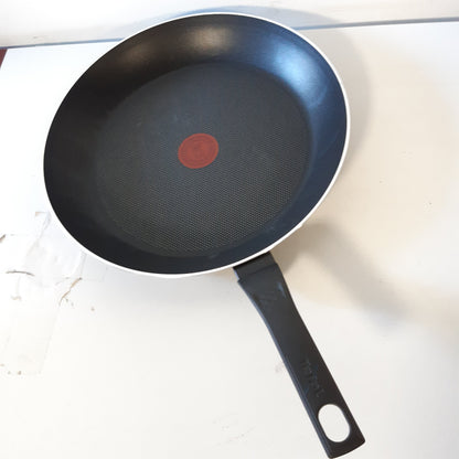 222465 - TEFAL Tigan Easy Cook & Clean 32 cm, shtresë jo ngjitëse, NUK është i përshtatshëm për soba me induksion, i zi, B5550833