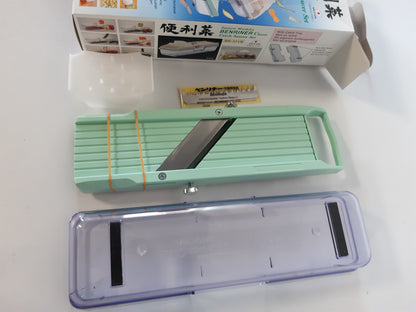 231233 - BENRINER Prerës mandolinë japonez BN-3GR, 3 tehe çeliku inox të ndërrueshme, Jeshile