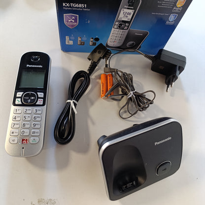 266487 - PANASONIC KX-TG6851GB Telefon pa tel Dual-Micro/Nano, bllokon deri në 1,000 numra, e zezë-argjendtë