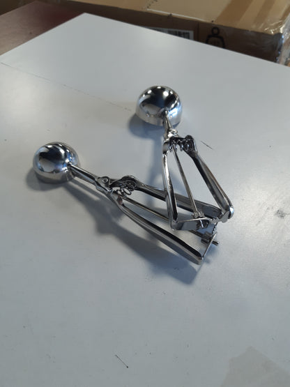 216779 - Lugë akulloreje prej çeliku inox, set me 3 lugë për biskota, lugë akulloreje prej çeliku inox me shkrepëse për akullore, biskota, ëmbëlsira dhe brumë