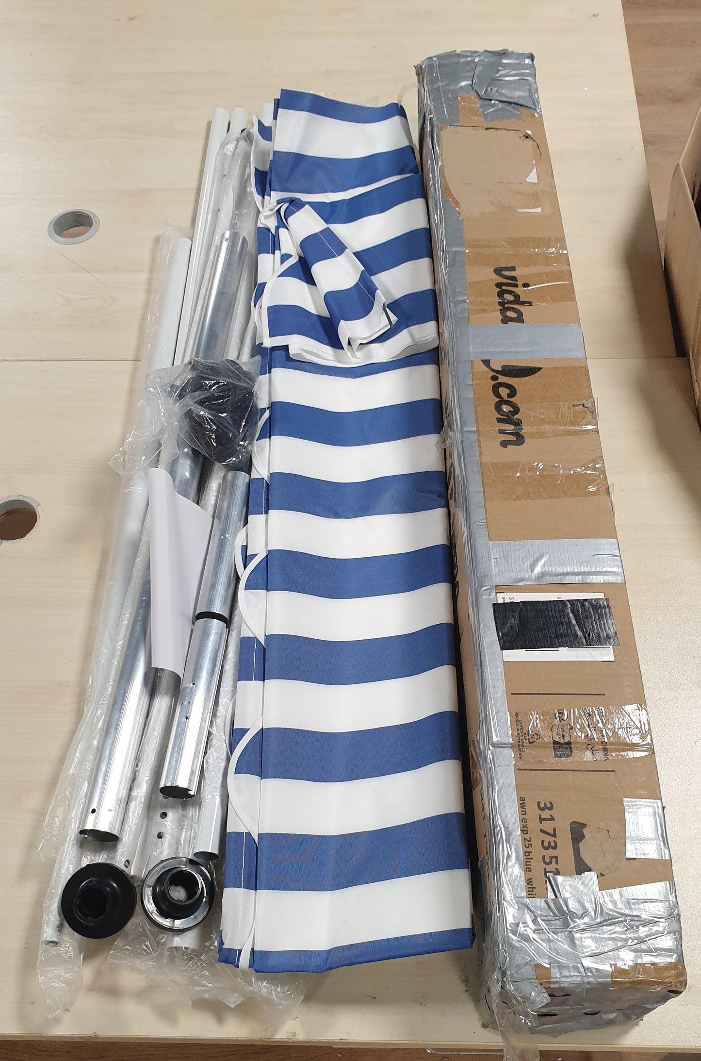 244494 - Tendë vidaXL e tërheqshme manuale 350 cm me vija blu dhe të bardha