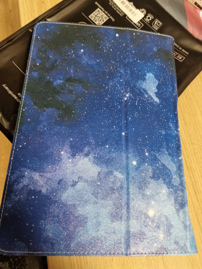 269320 - TiMOVO Mbështjellëse universale për tableta Android 10.1 inç me lak lapsi, mbështjellëse e lehtë e palosshme me mbështetëse me rrip për tabletat me ekran me prekje 9.6-11 inç, Blu nate