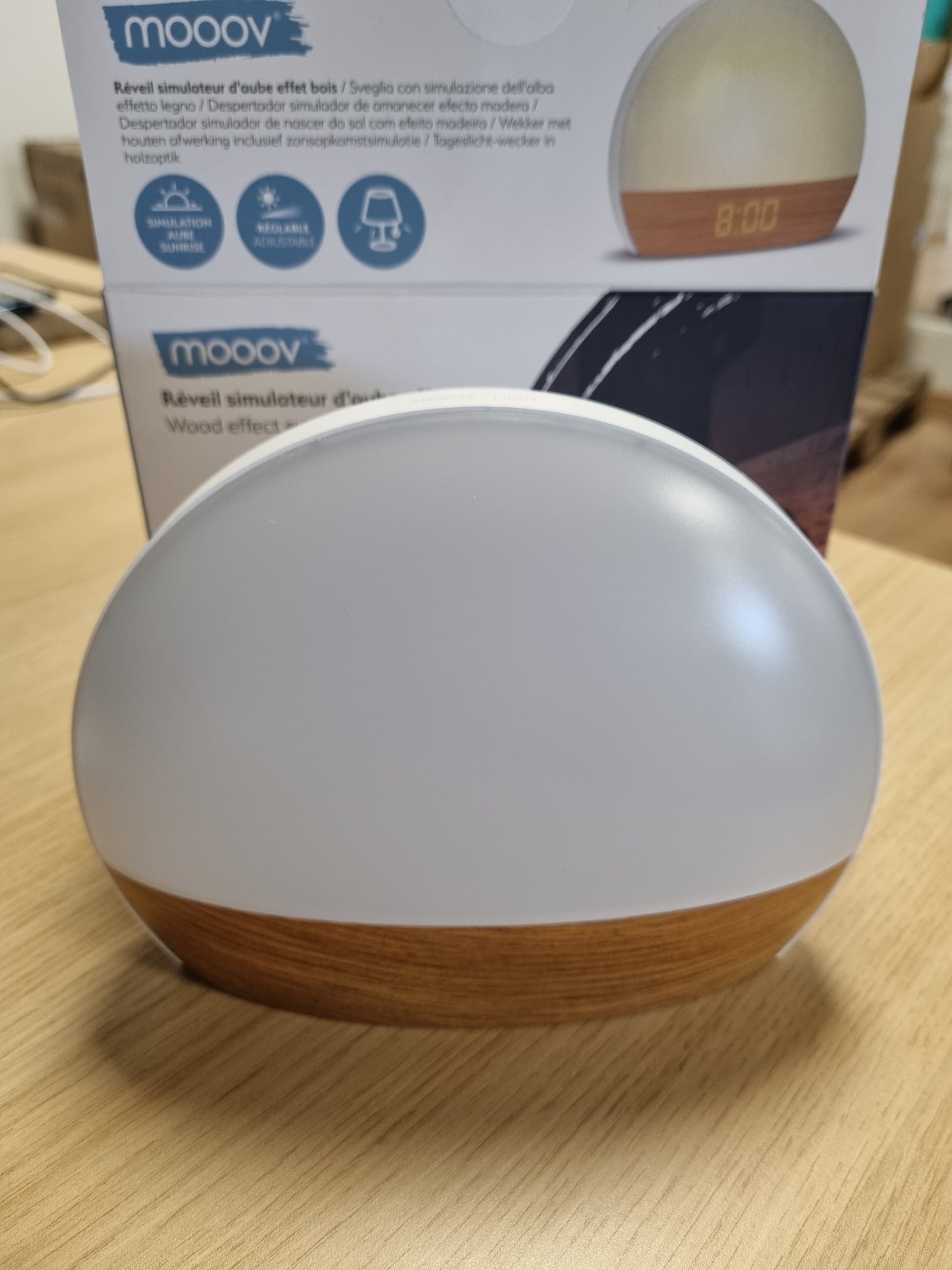 223875 - mooov 477356 Orë Alarmi Simuluese e Lindjes së Diellës, Dritë Graduale, Energjizuar nga Rrjeti, Ndriçim i Bardhë ose me Ngjyra, Portë Karikimi USB-A