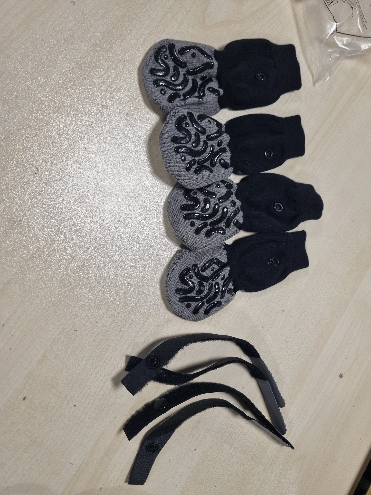 216646 - ÇORAPE ADIWO ANTI-RRËSHQITËSE PËR QEN, 2 PALË ÇORAPE ANTI-RRËSHQITËSE PËR QEN, ME RRIPA TË RREGULLUESHËM, MBROJTJE NGA PUTRAT E KAFSHËVE SHTËPIAKE, MBROJTËSE PUTRAT E QENVE PËR BRENDESH/JASHTË, M