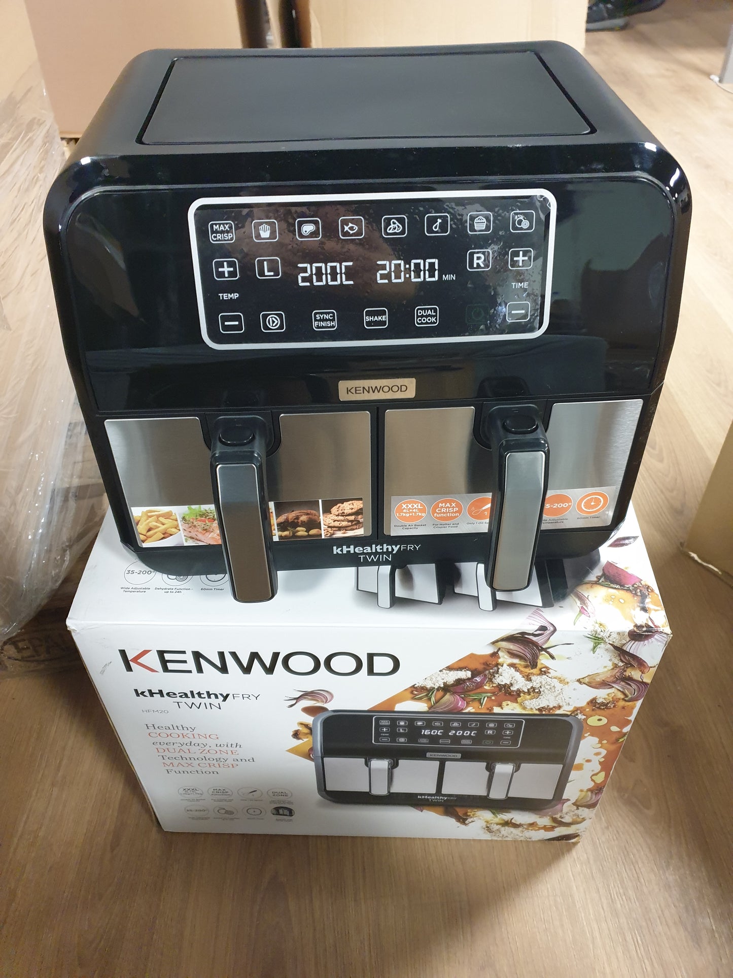 83228 - KENWOOD Fritezë e Ajrit, Dual Cook & Sync, 8 l (2 x 4 l), dy dhoma, 8 programe, ekran me prekje, jo ngjitës, deri në 200°, kohëmatës deri në 60 minuta, funksion tharjeje 24-orësh