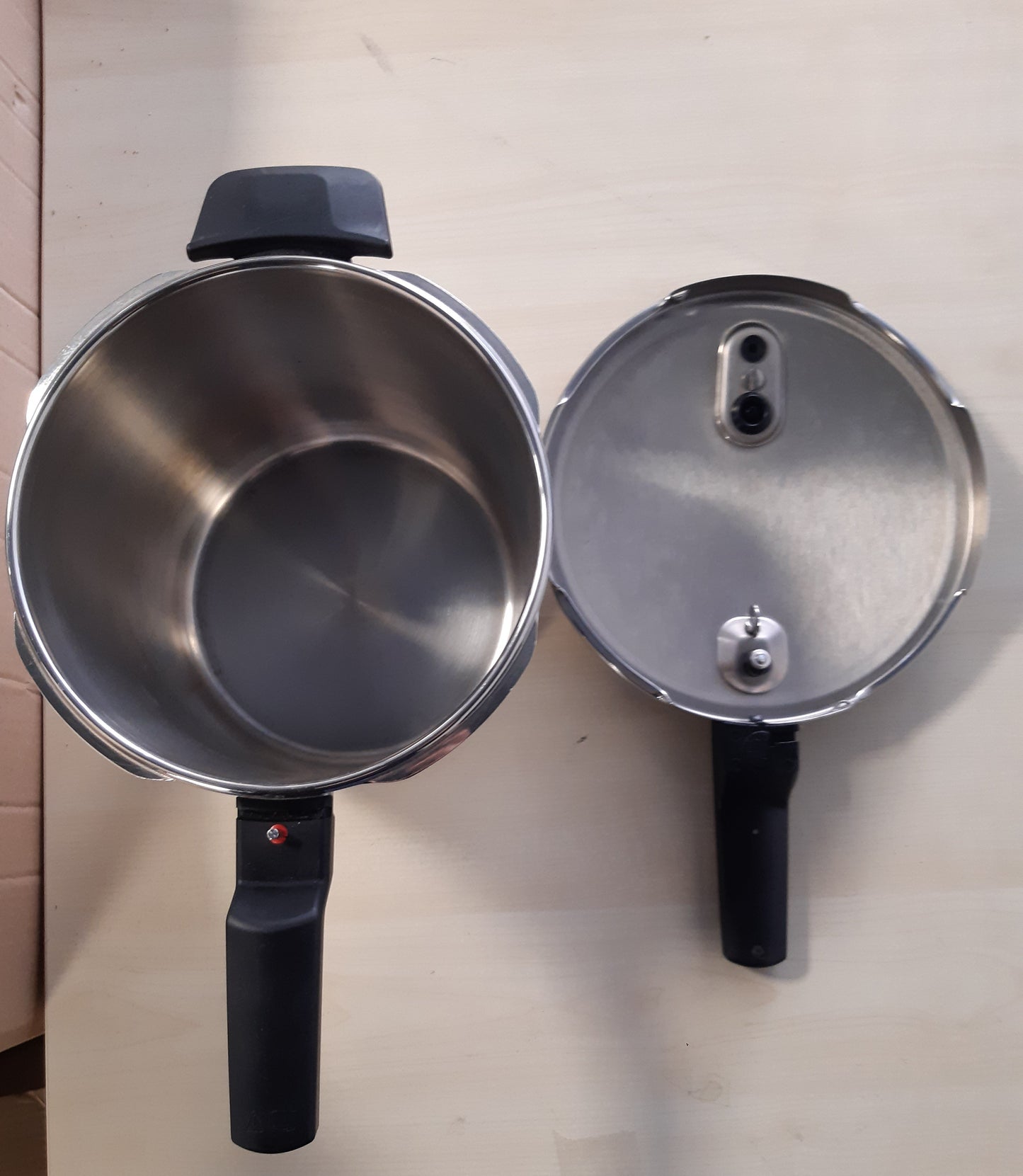 208027 - FISLER Vitaquick Tenxhere me Presion prej Çeliku Inoks, Kapaciteti 6L, Diametri 22cm, 2 Nivele Gatimi, E Përputhshme me Induksionin, Prodhuar në Gjermani