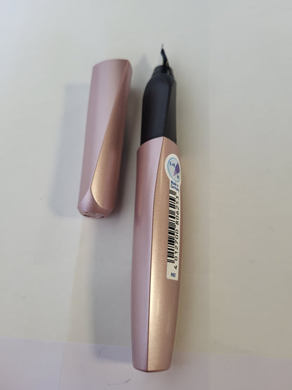 269324 - Pelikan Stilograf Twist, majë çeliku inox me gjerësi të mesme vije, përfshirë fishekun e bojës, rozë për vajza