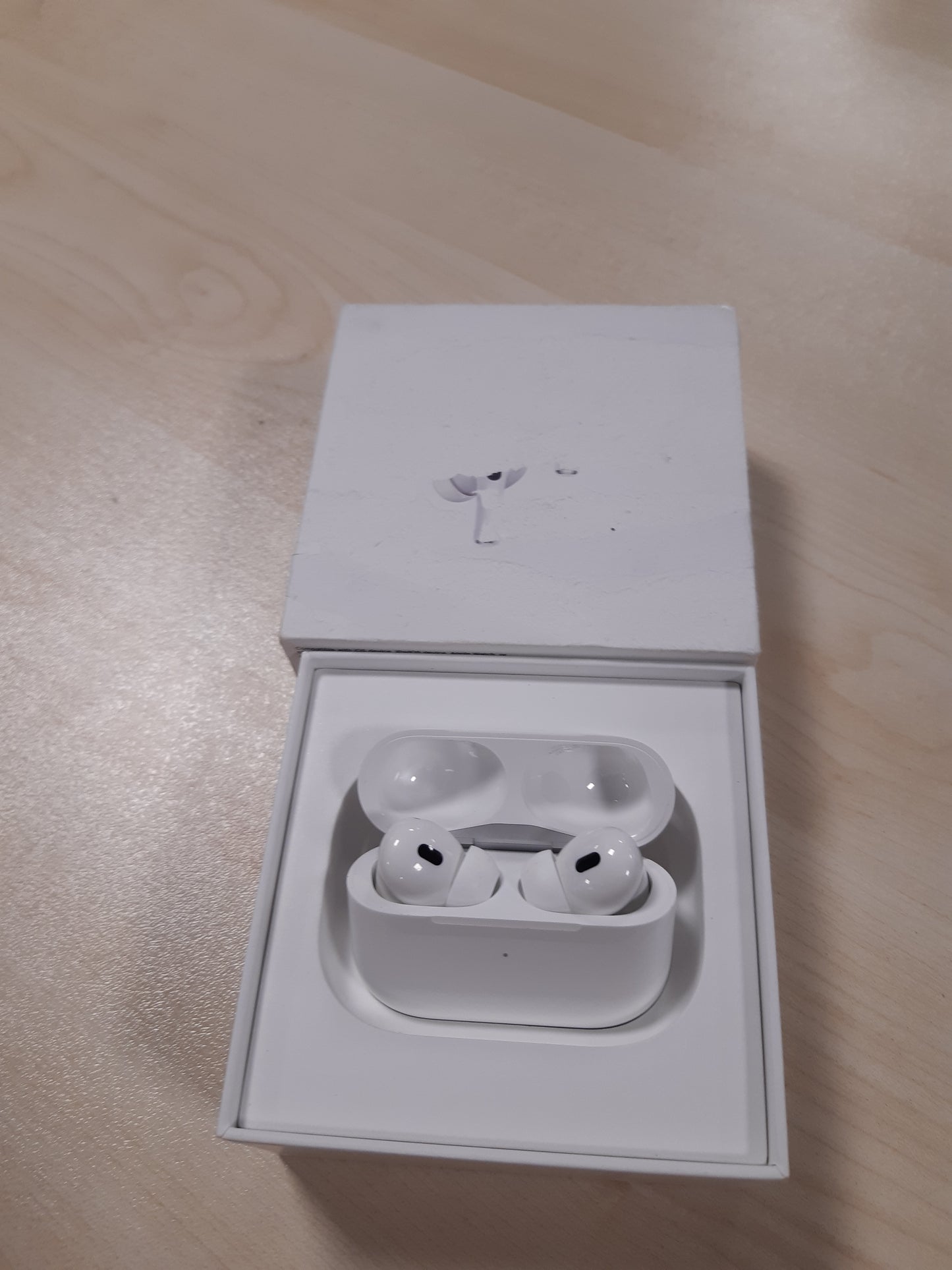 127251 - APPLE AirPods Pro (Gjenerata e 2-të) me Mbuselë MagSafe MTJV3ZM/A