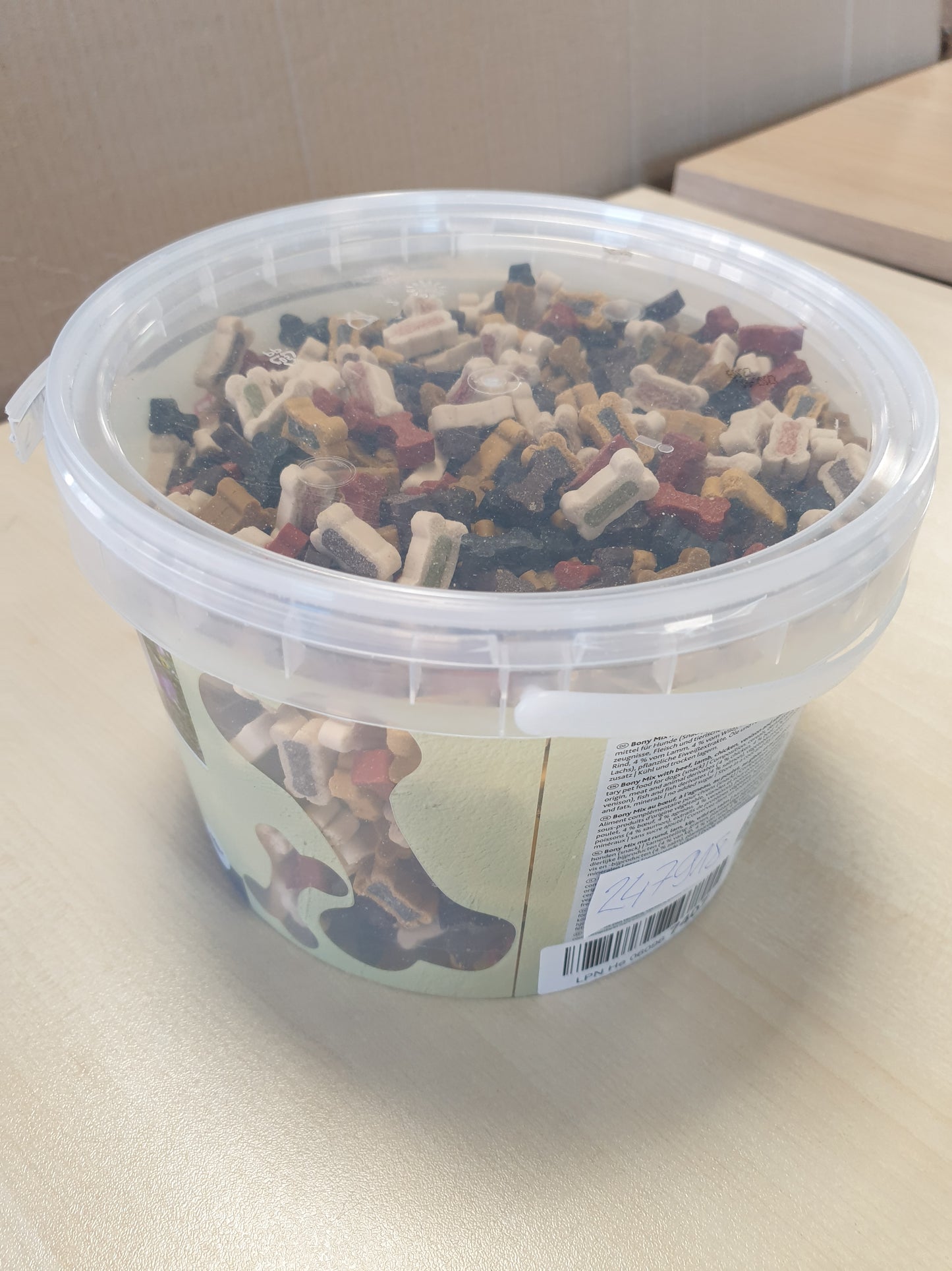 247918 - TRIXIE Soft Snack Bony Mix XXL – Përzierje për ëmbëlsira me viç, qengj, pulë, mish dreri, salmon – Meze të vogla të buta – 1800 g – 31526