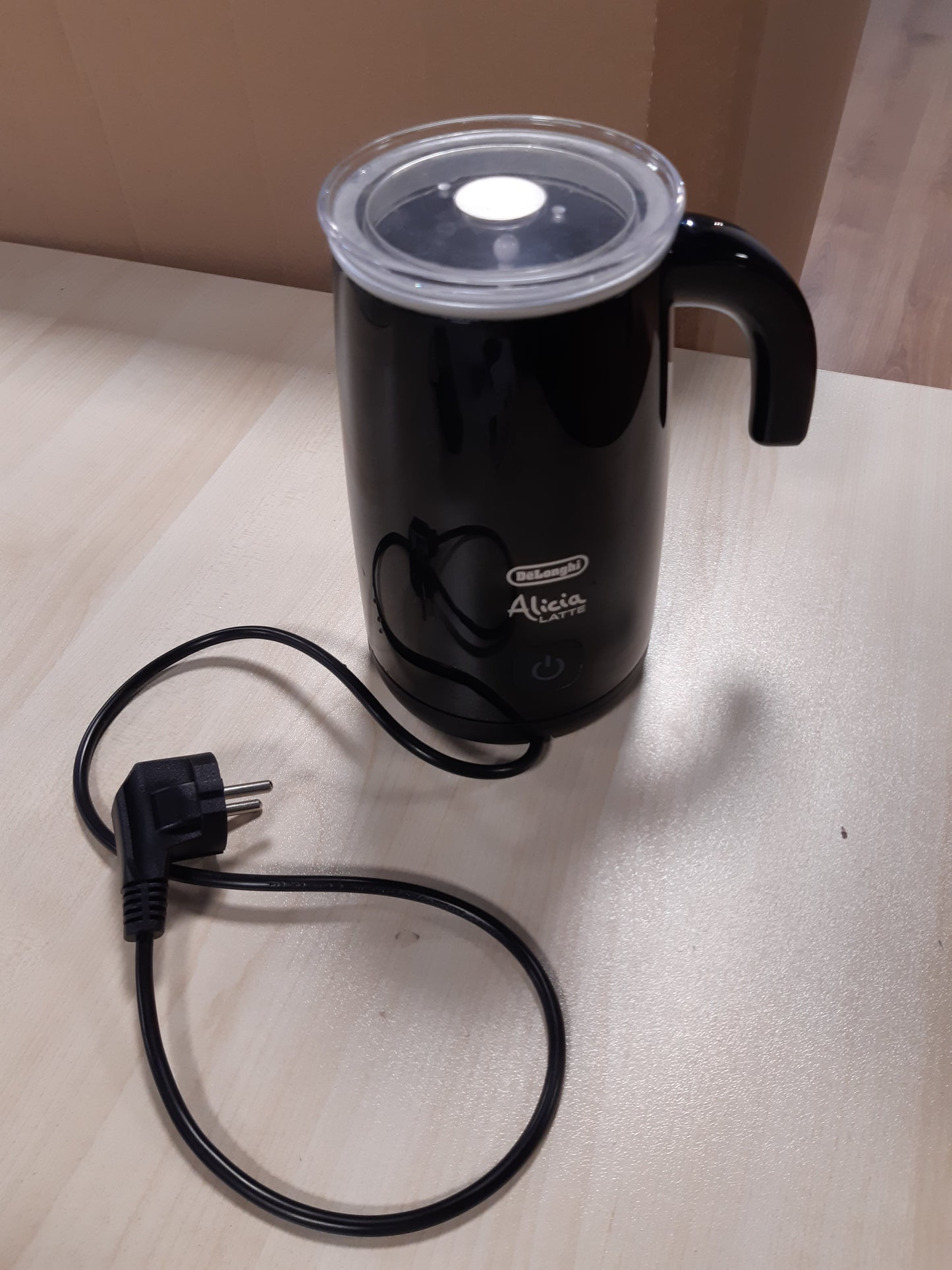 175105 - DE'LONGHI EMF 2.B Alicia - Shkumëzues Qumështi i Zi