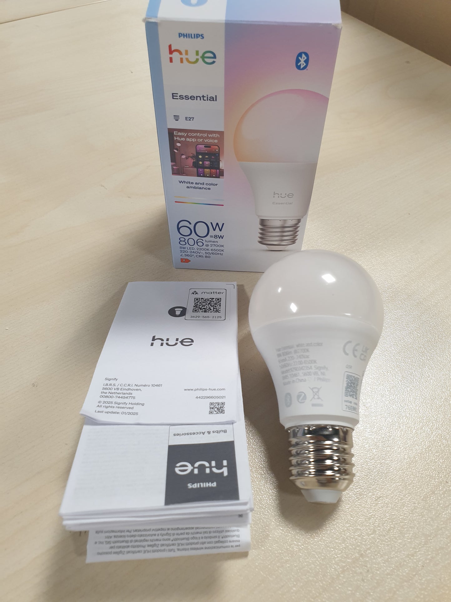 226183 - PHILIPS Llampa Hue Essential Smart LED A60, e bardhë dhe me ngjyra, prizë E27, 8 W, 2200 K–6500 K, 806 lm, pako me 1