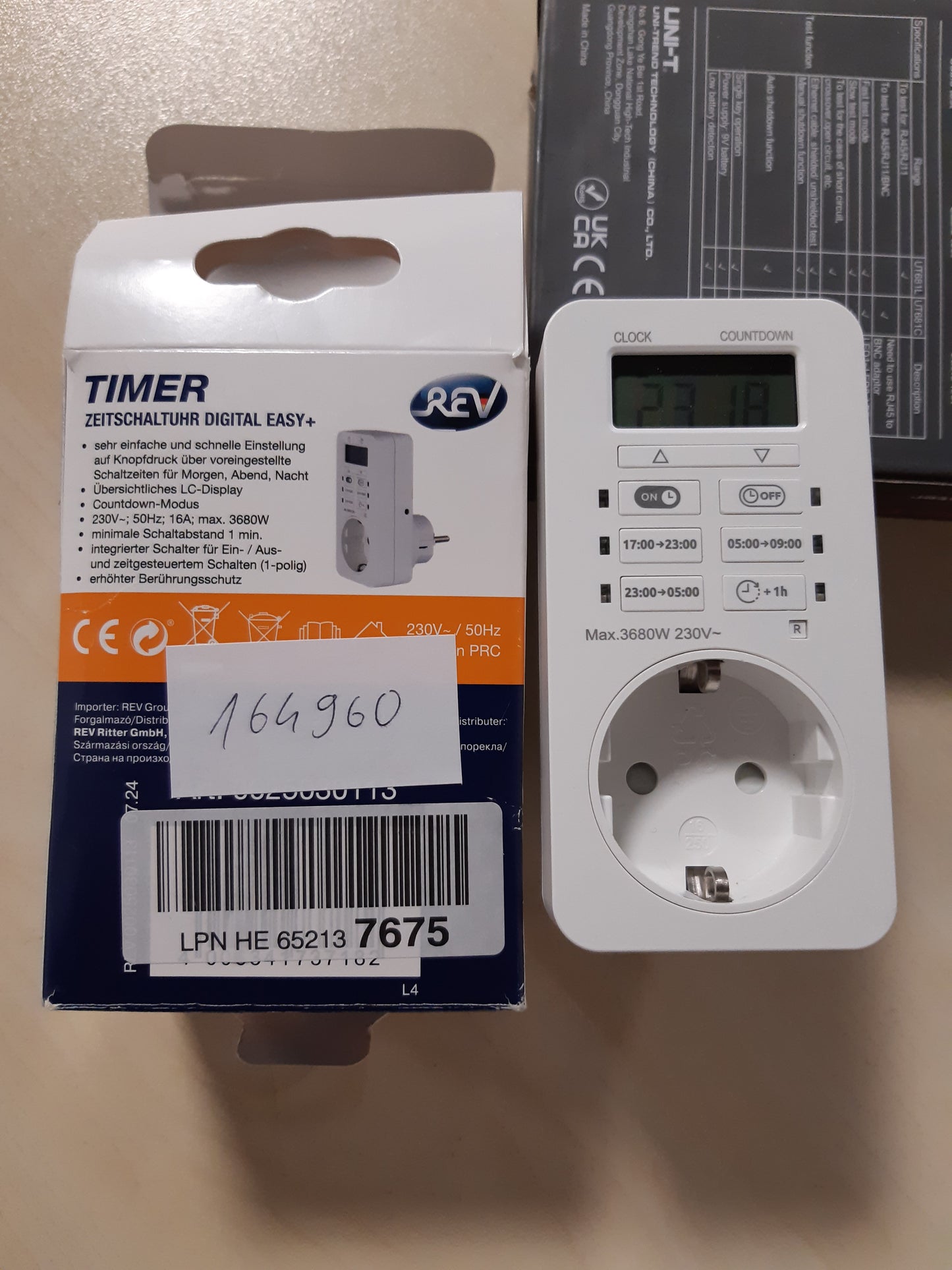 164960 - REV - Ndërprerësi Dixhital i Kohëmatësit me Cilësim Fleksibël dhe Rezervë Energjie deri në 1000 Orë, Prizë Kohëmatësi, ngjyra e Bardhë