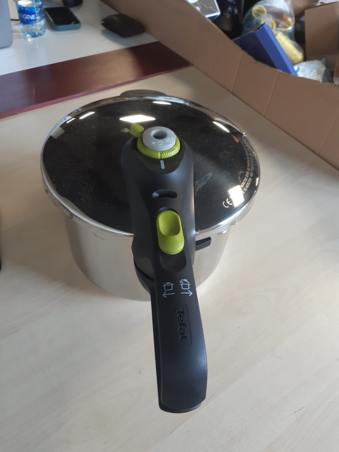 167372 - TEFAL Tenxhere me Presion Secure 5 Neo, 6L, Çelik Inox, 22cm, Futje Shporte dhe Trekëmbësh, 2 Nivele Gatimi, Sistem Sigurie Secure 5, i Përshtatshëm për të gjitha Llojet e Sobave, i Pajtueshëm me Induksionin