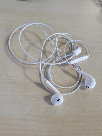 268929 - APPLE KUFJE (USB-C), PESHË: 0.5 KG, MATERIAL: PLASTIK, FREKUENCË: 20HZ-20KHZ