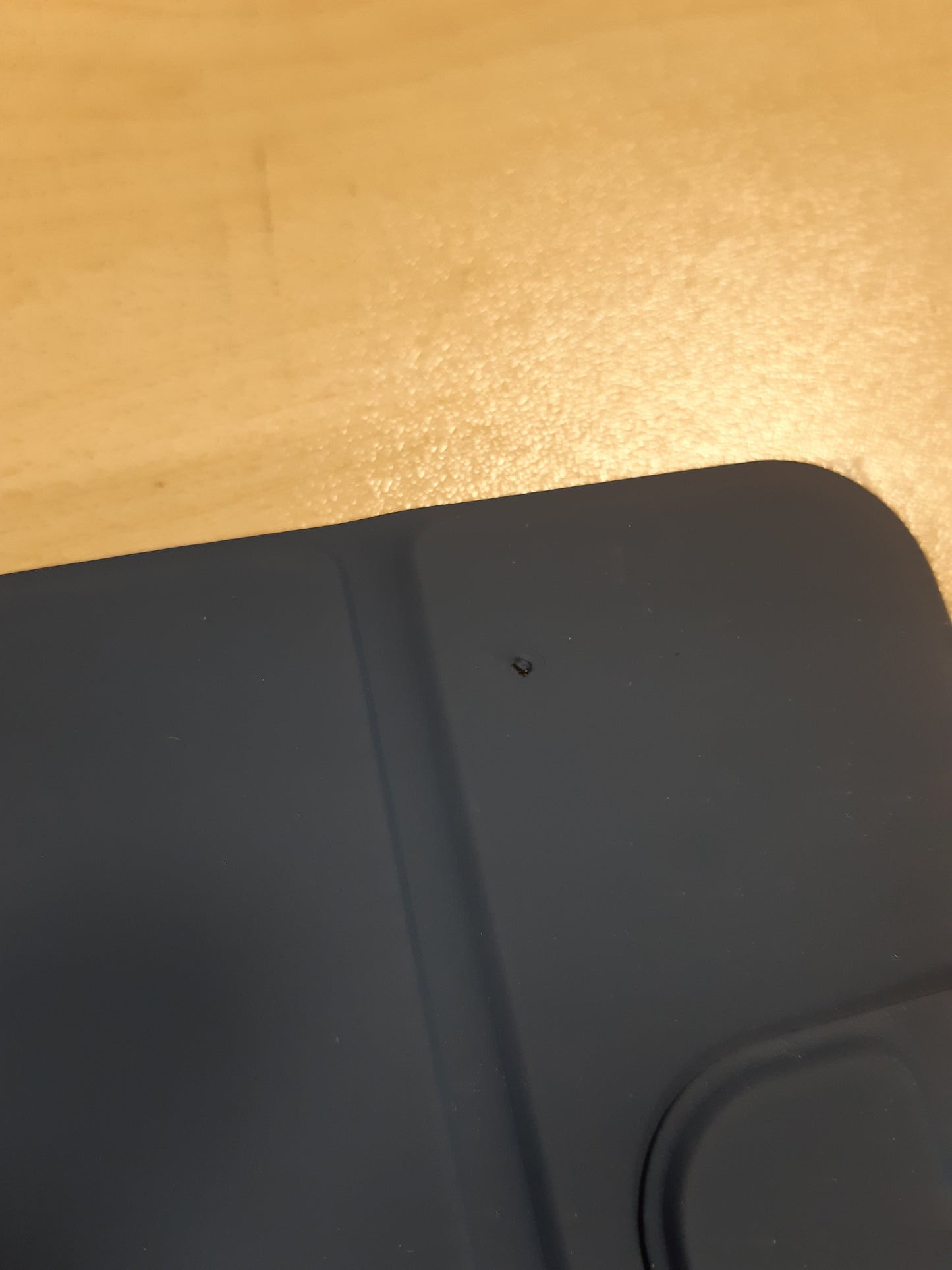 268782 - ESR MBËSHTJELLËSE PËR IPAD AIR 11 INÇ 2026 (M4/M3/M2), ME MBYLLJE TË FORTË MAGNETIKE, MBËSHTJELLËSE ME TRE PALOSJE, MBËSHTET PENCIL PRO/USB-C, GJUMË/ZGJIM AUTOMATIK, BLU E ERRËT