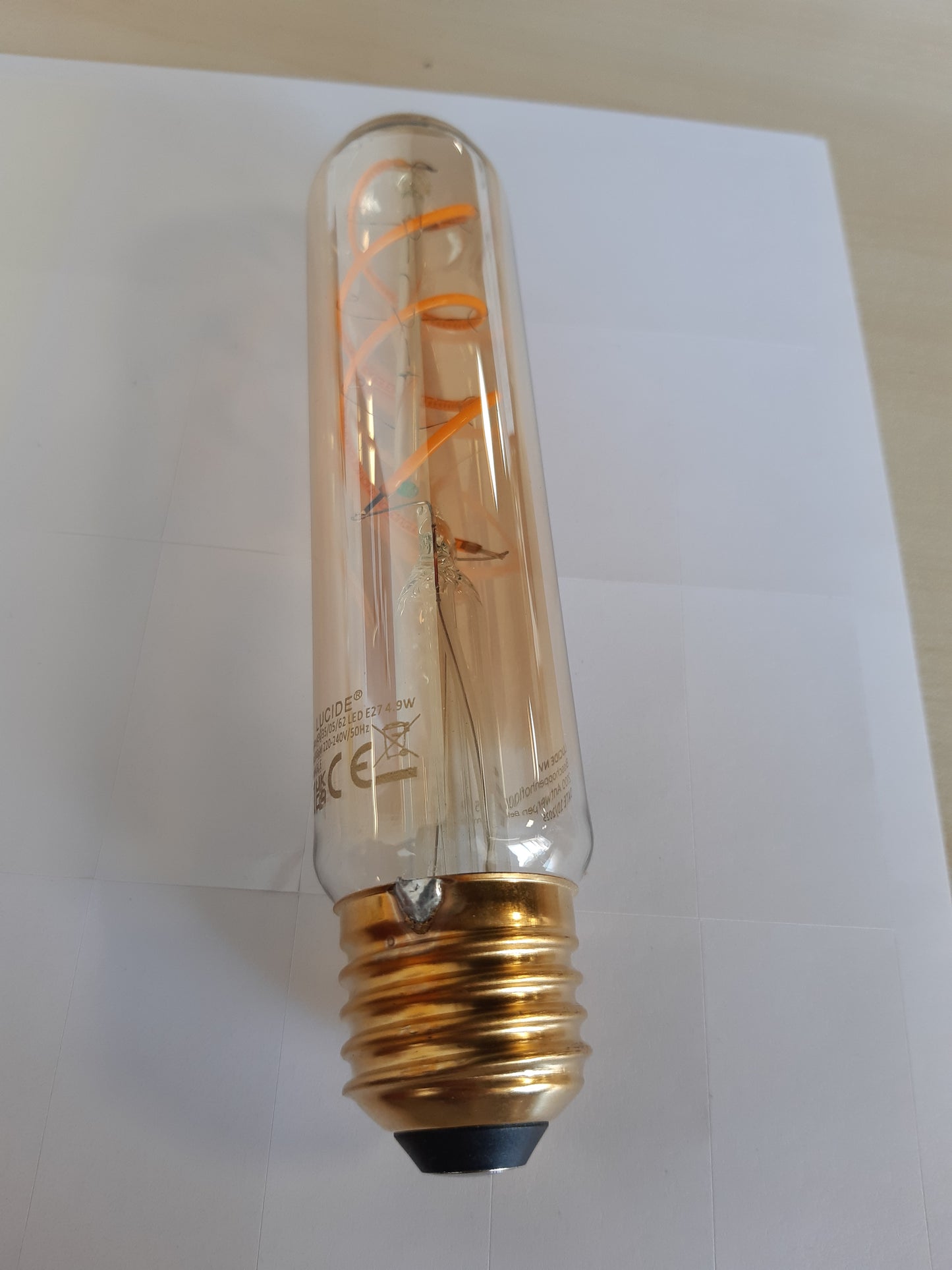 257287 - LUCIDE T32 Llambë me Shkëlqim, Ø 3 cm, LED Dim. E27-1x4,9W 2200K, Qelibar