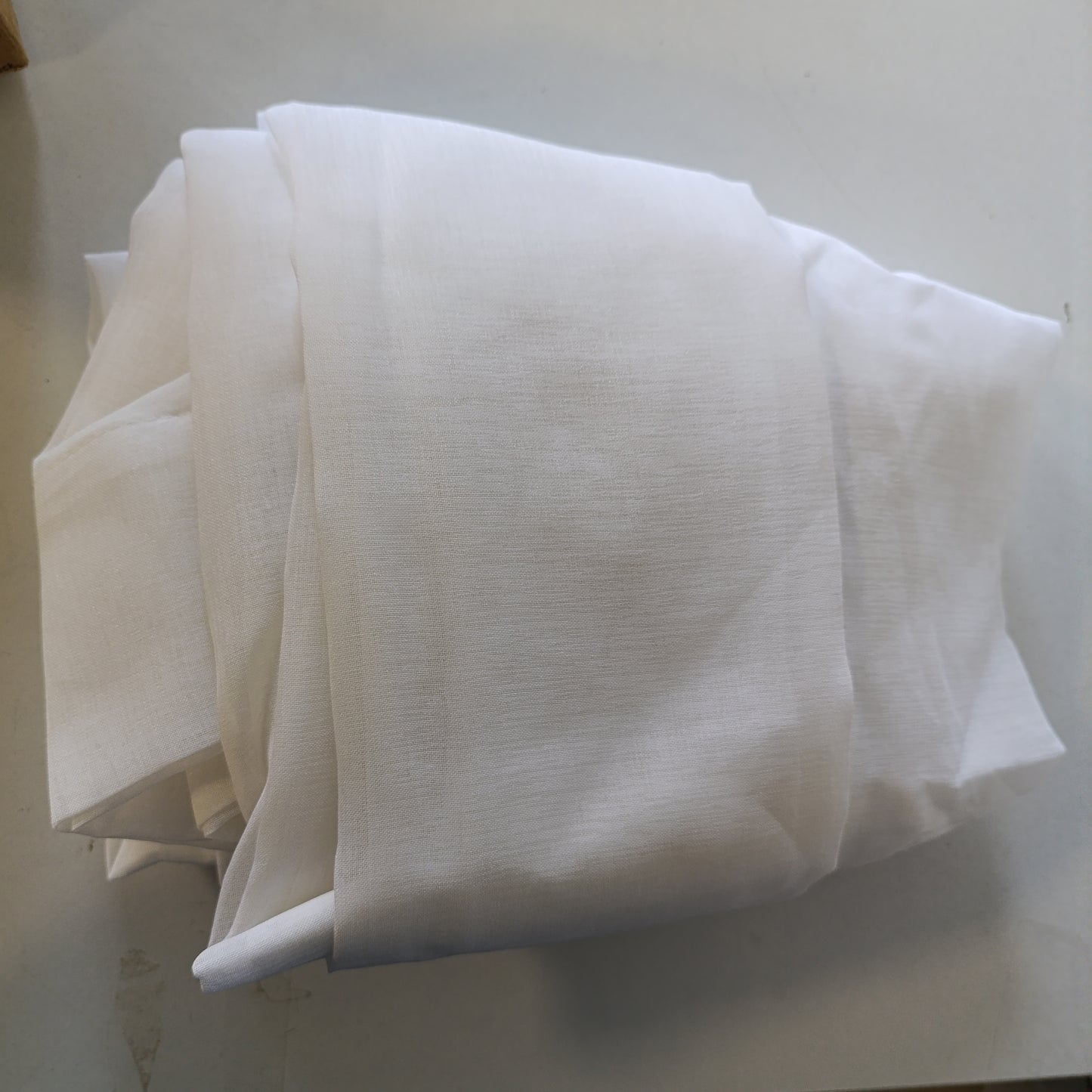 223315 - CUCRAF Perde Transparente me Vrima për Dhomë Ndenjeje dhe Dhomë Gjumi - L160xGj140cm, Set me 2 copë, E Bardhë