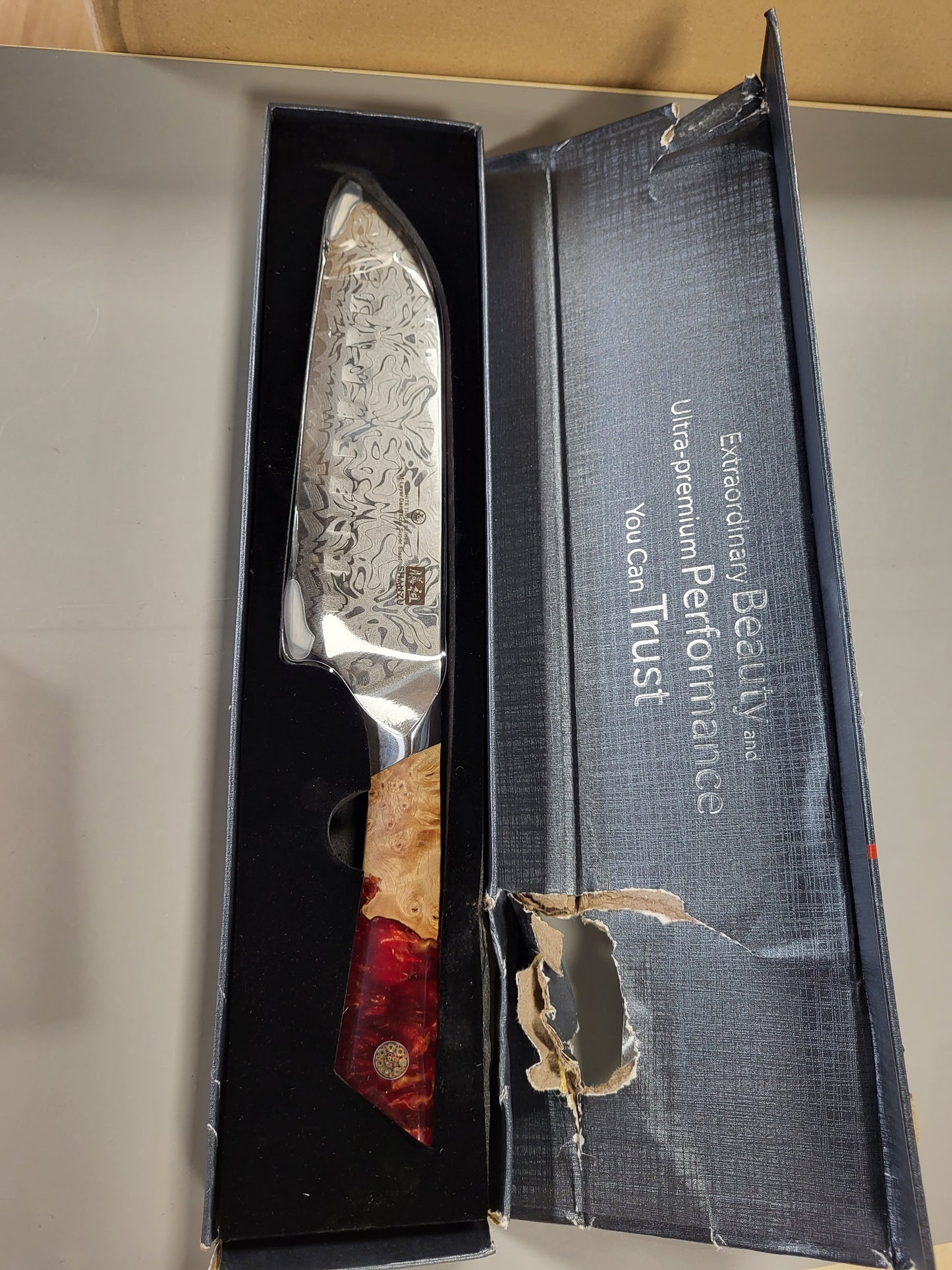 260043 - SHAN ZU Thikë Santoku Damasku, 18 cm, çelik pluhur SG2, 91 Shtresa Çeliku Damasku, Dorezë Ergonomike Panje – Seria WHITE TIGER