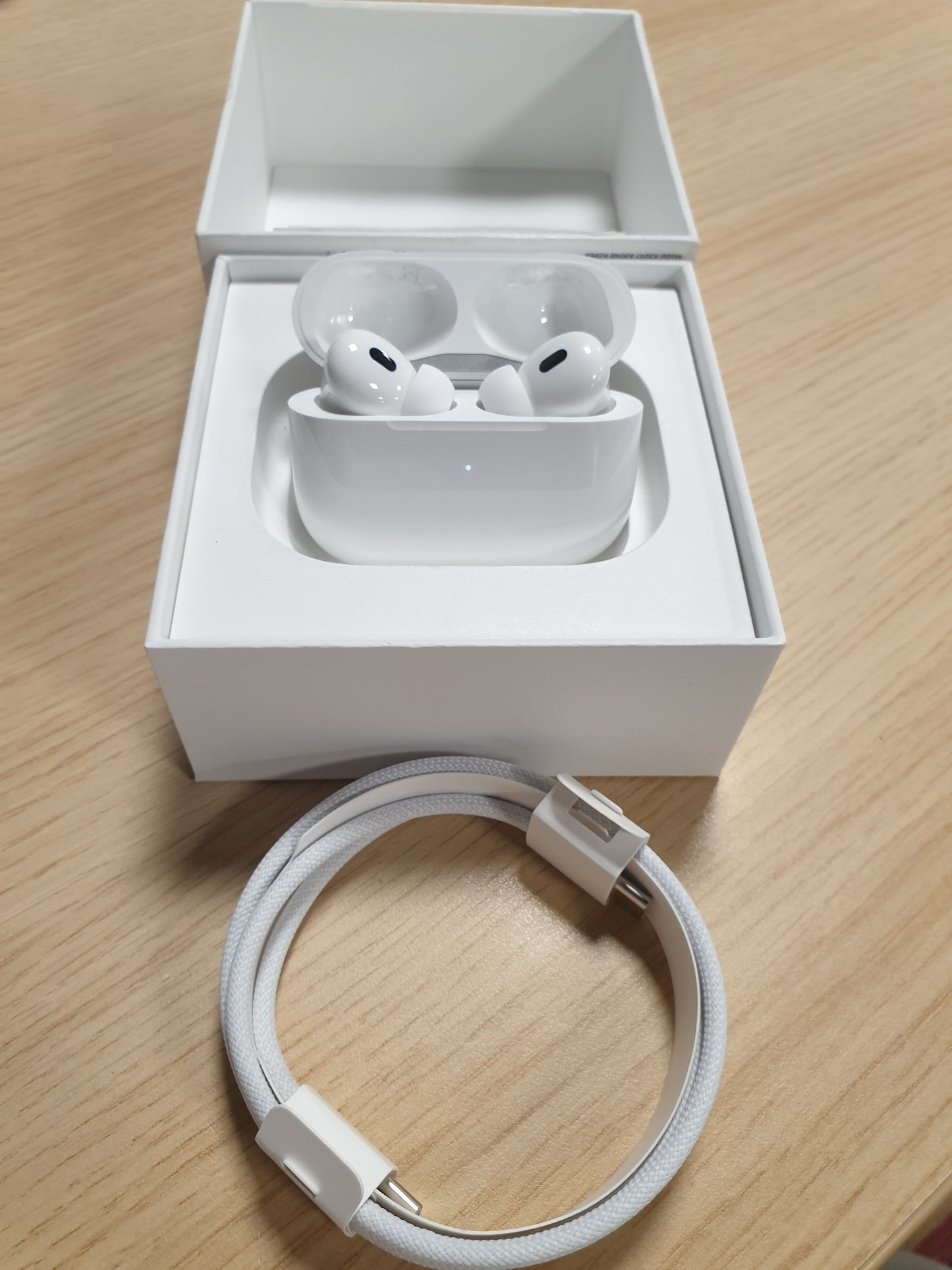266018 - APPLE KUFJE PA TEL AIRPODS PRO 2, anulim aktiv i zhurmës, funksion ndihmës për dëgjimin, modalitet transparence, audio 3D, çip H2, karikim USB-C