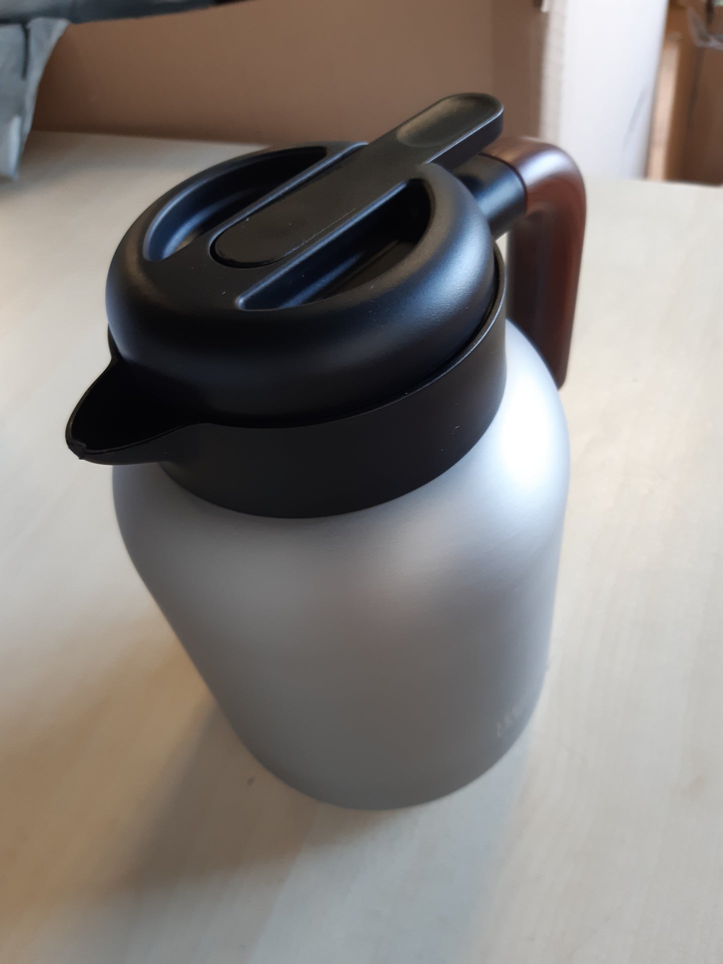 255959 - LIFETIME TERMOS, KAPACITET: 1.5L, ME SHTRESË QERAMIKE, PËRFAKTON INFUZUESIN E ÇAJIT, DIMENSIONE: N/A, PESHA: N/A