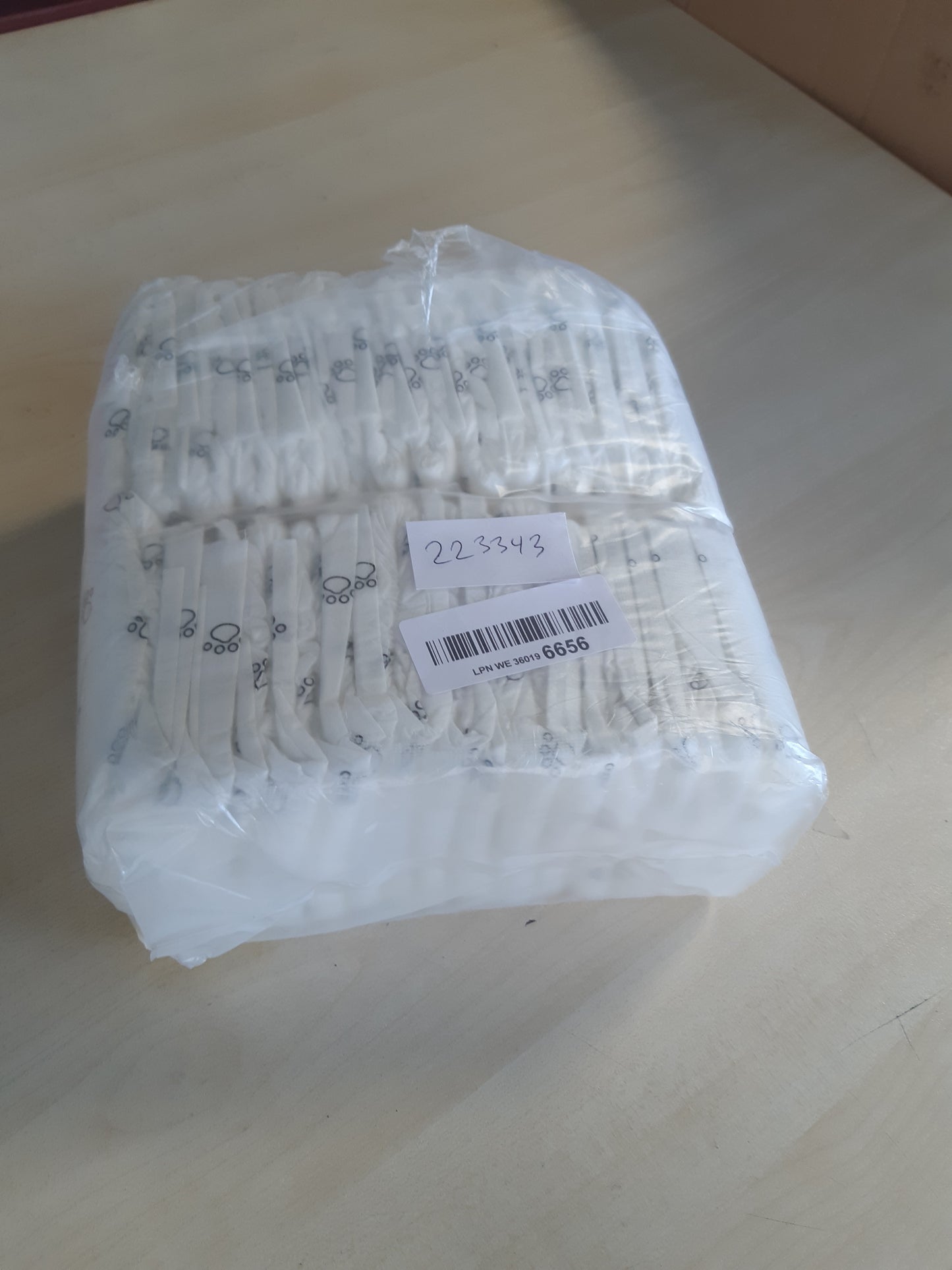223343 - AMAZON BASICS - Pelena për qen meshkuj, XS, pako me 30 copë, të bardha