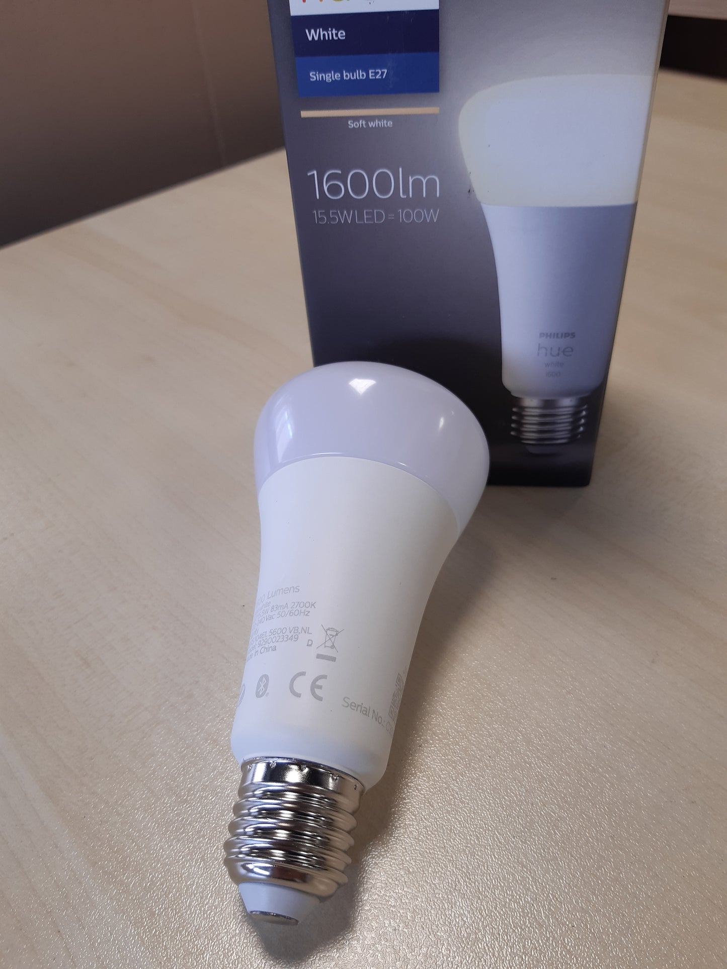 261190 - PHILIPS HUE White E27, pako e vetme, 1600lm, dritë e bardhë e ngrohtë, e errësueshme, kontroll nëpërmjet aplikacionit, pajtueshme me Amazon Alexa