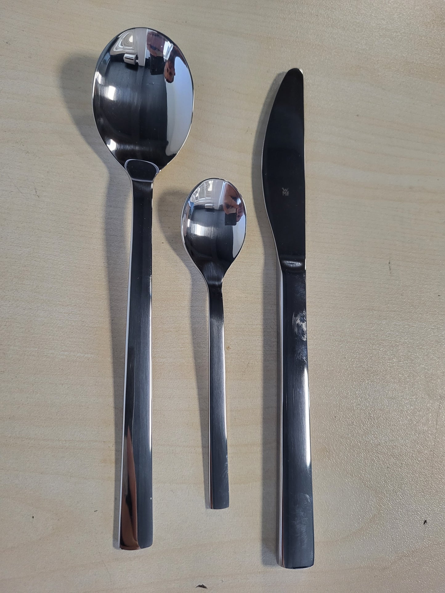 215532 - WMF Set takëmesh Nuova për 1 person, thika monoblok me 4 pjesë, çelik inox i lëmuar, i përshtatshëm për lavastovilje.