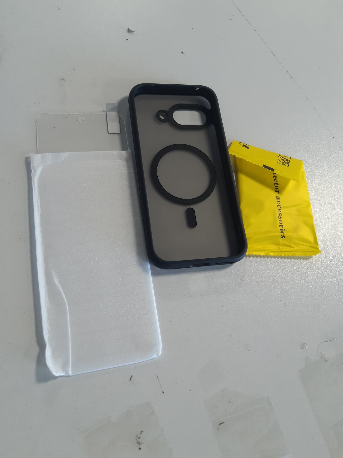 269374 - OWKEY Mbrojtëse për Google Pixel 9a, e pajtueshme me MagSafe, xham i temperuar, mbulesë mat transparente, e zezë
