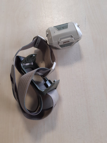 217342 - PETZL Llambë koke ARIA 2 RGB 450 lumen, Kamuflazh, me tre bateri AAA/LR03
