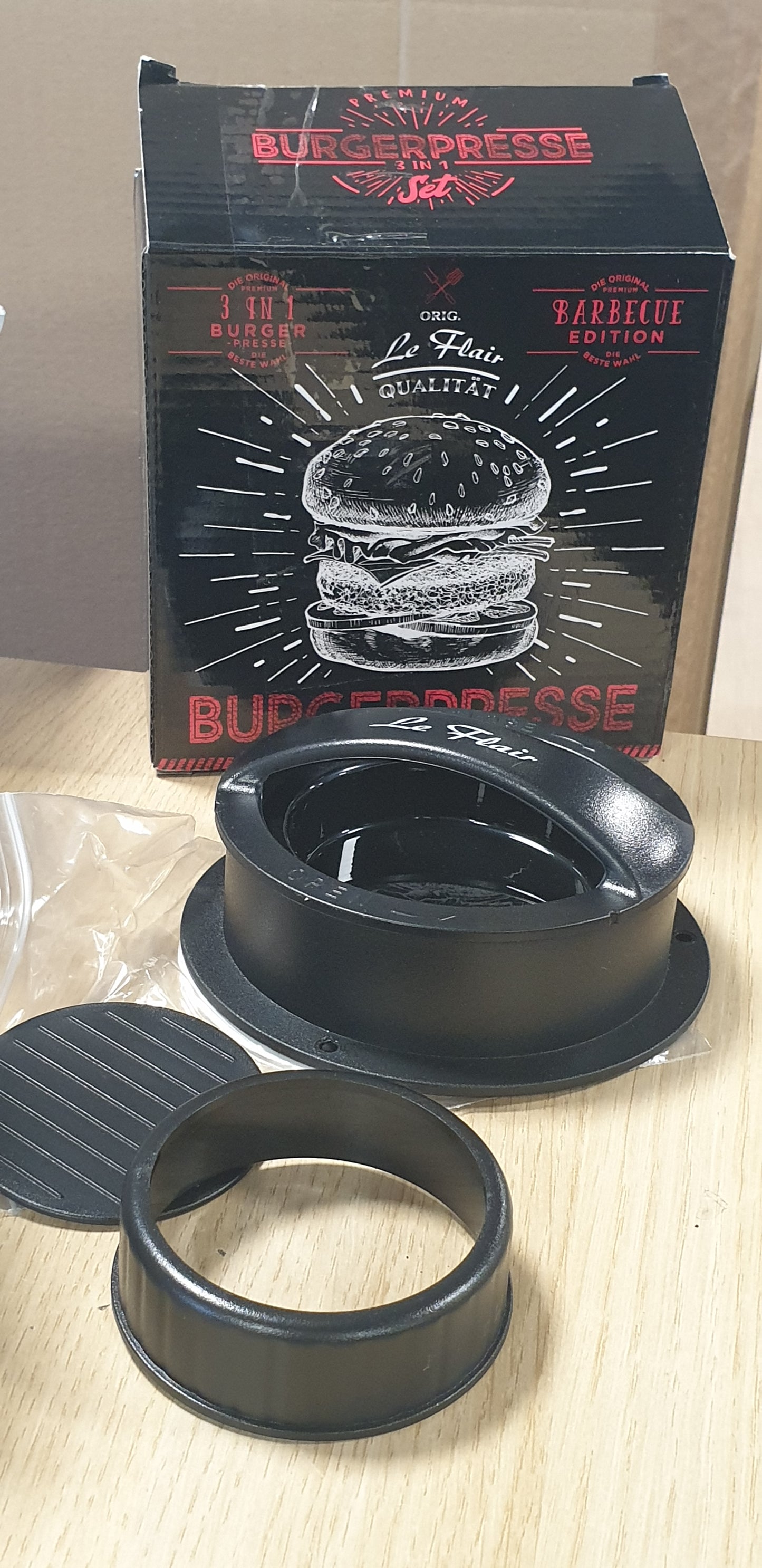 248549 - LE FLAIR® Set 3-në-1 për presë hamburgerësh, me qese ruajtjeje dhe 50 fletë letre pjekjeje, aksesor BBQ për burra