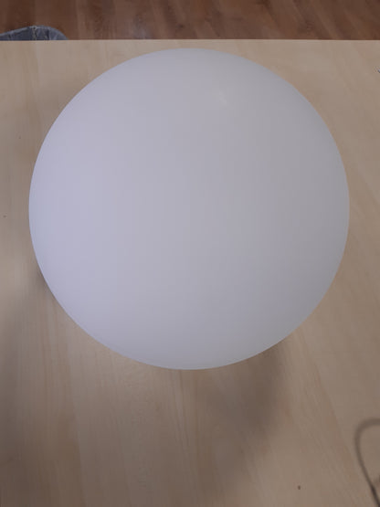 195107 - NEWGARDEN - Llambë sferike LED për ambiente të jashtme, me karikim diellor, e pajisur me sensor muzgu, IP68, diametër 30 cm, dritë e ftohtë 6000K.