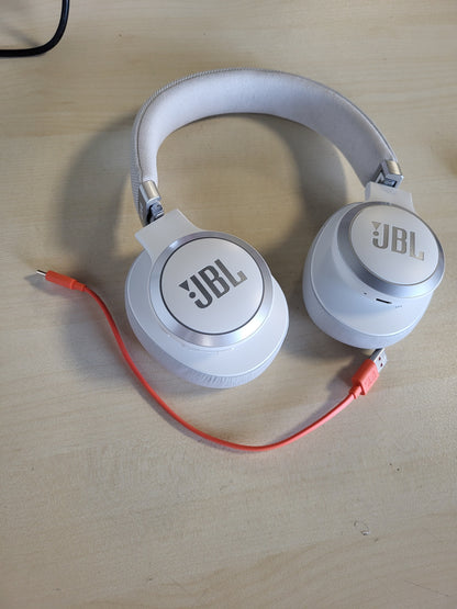 267589 - JBL LIVE 770NC – Kufje Over-Ear, Anulim Adaptiv i Zhurmës, Ambient i Mençur, Jetëgjatësi Baterie deri në 65 Orë, të Bardha