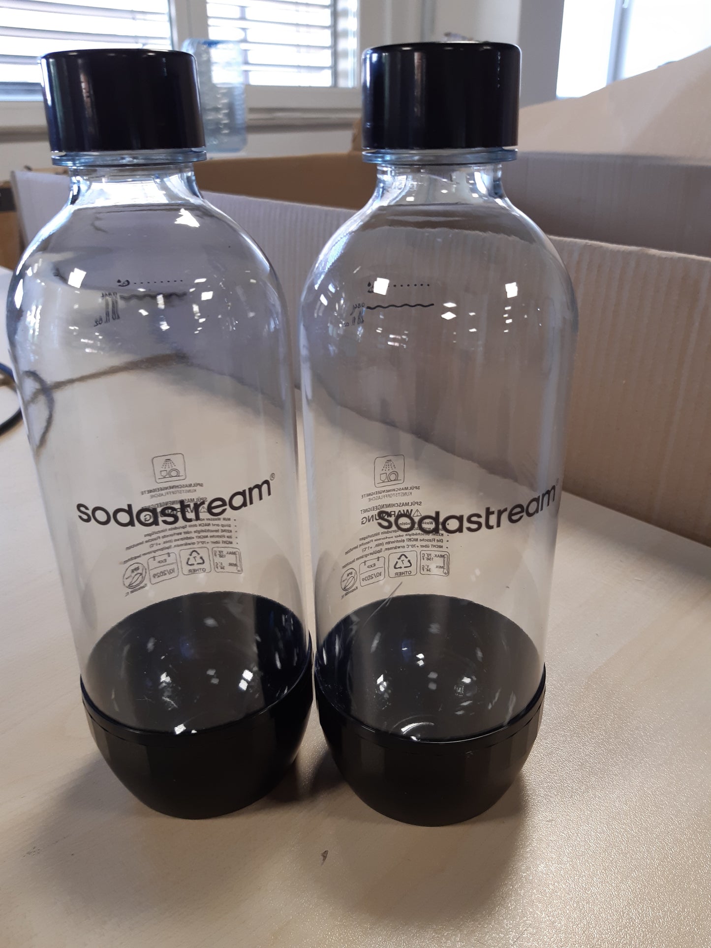 233442 - SodaStream Classic – 2 shishe uji 1 L, të ripërdorshme, të sigurta për larje në enëlarëse