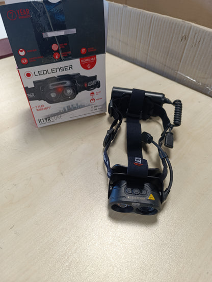 213040 - LEDLENSER Llambë koke LED, 3500 lumen, bateri litium e rikarikueshme, IP67, distancë rrezeje 300 m.