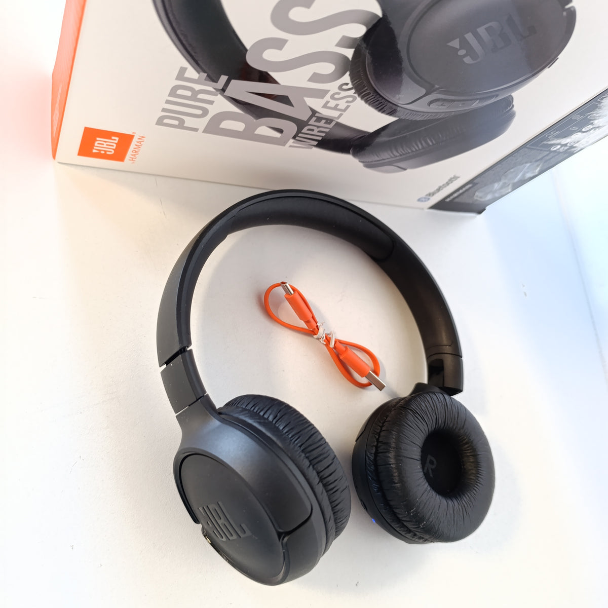 268095 - JBL TUNE 510 BT – Kufje Bluetooth On-Ear – Të zeza – Kufje të palosshme – Jetëgjatësi e baterisë deri në 40 orë
