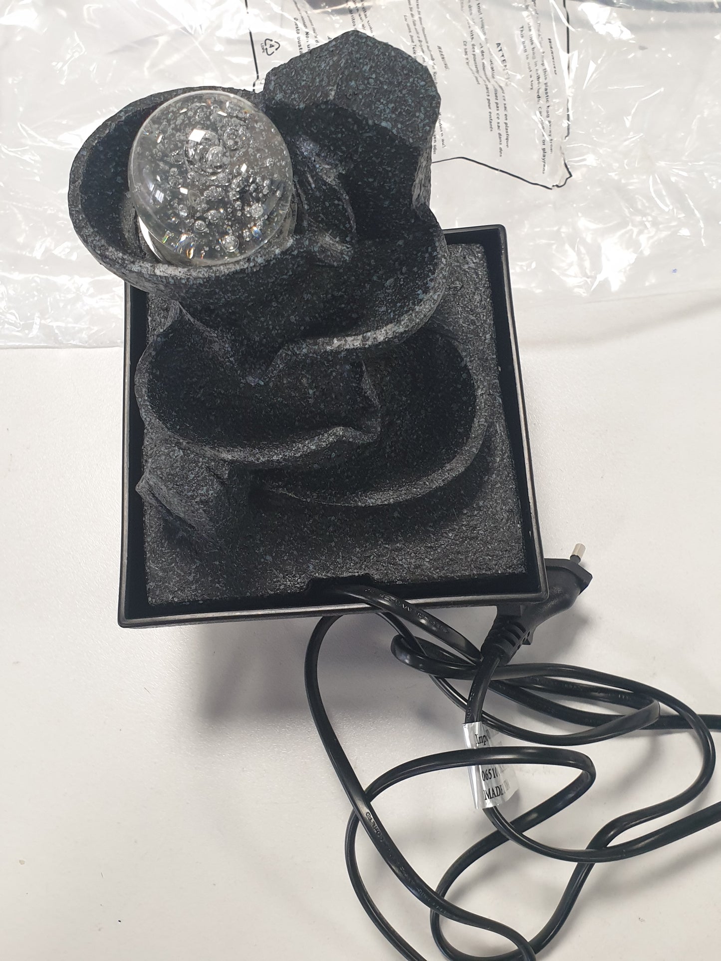251217 - ZEN LIGHT SCFR22-C3 Shatërvan Tavoline me Qarkullim të Mbyllur, Dritë LED me Ngjyra, 18 cm Lartësi, Gështenjë