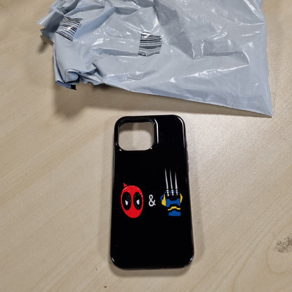 268688 - MBËSHTJELLËSE ME MASKË DHE KTHETRA PËR IKONAT EMOJI TË MARVEL STUDIOS DEADPOOL & WOLVERINE PËR IPHONE 16 PRO MAX