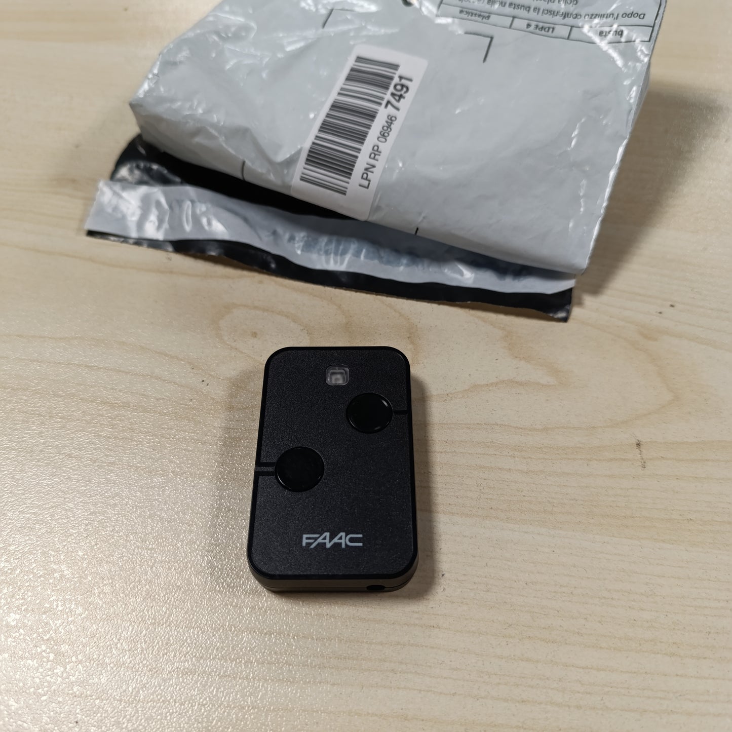 268802 - FAAC TELEKOMANDË ORIGJINALE PËR PORTA XT02 868SLH DS