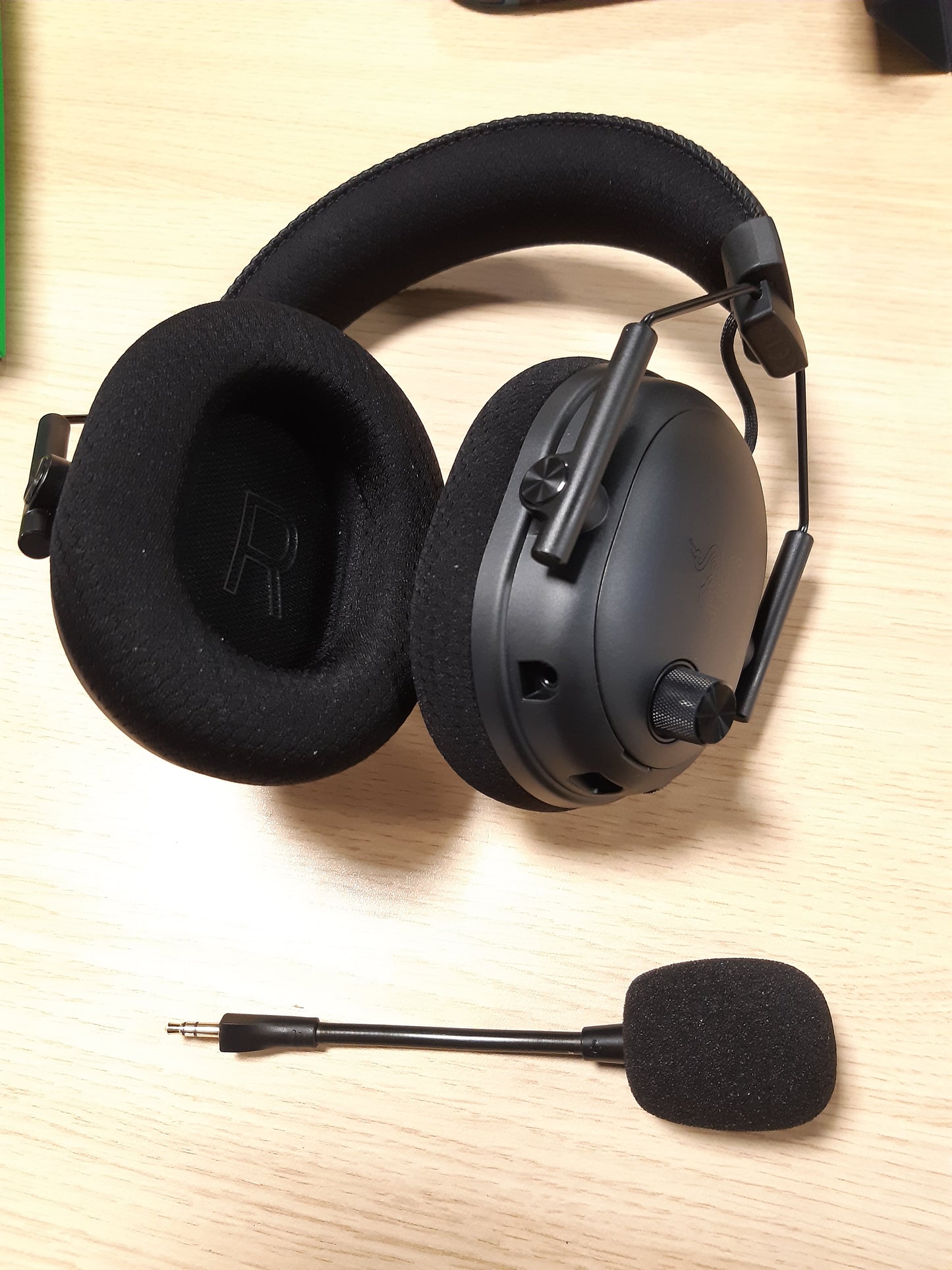 127206 - RAZER BlackShark V3 Pro - Kufje pa tel me anulim aktiv të zhurmës për sporte elektronike, Drajverë 50 mm, Wireless 2.4GHz dhe Bluetooth, e përshtatshme për PC/Mac, e zezë