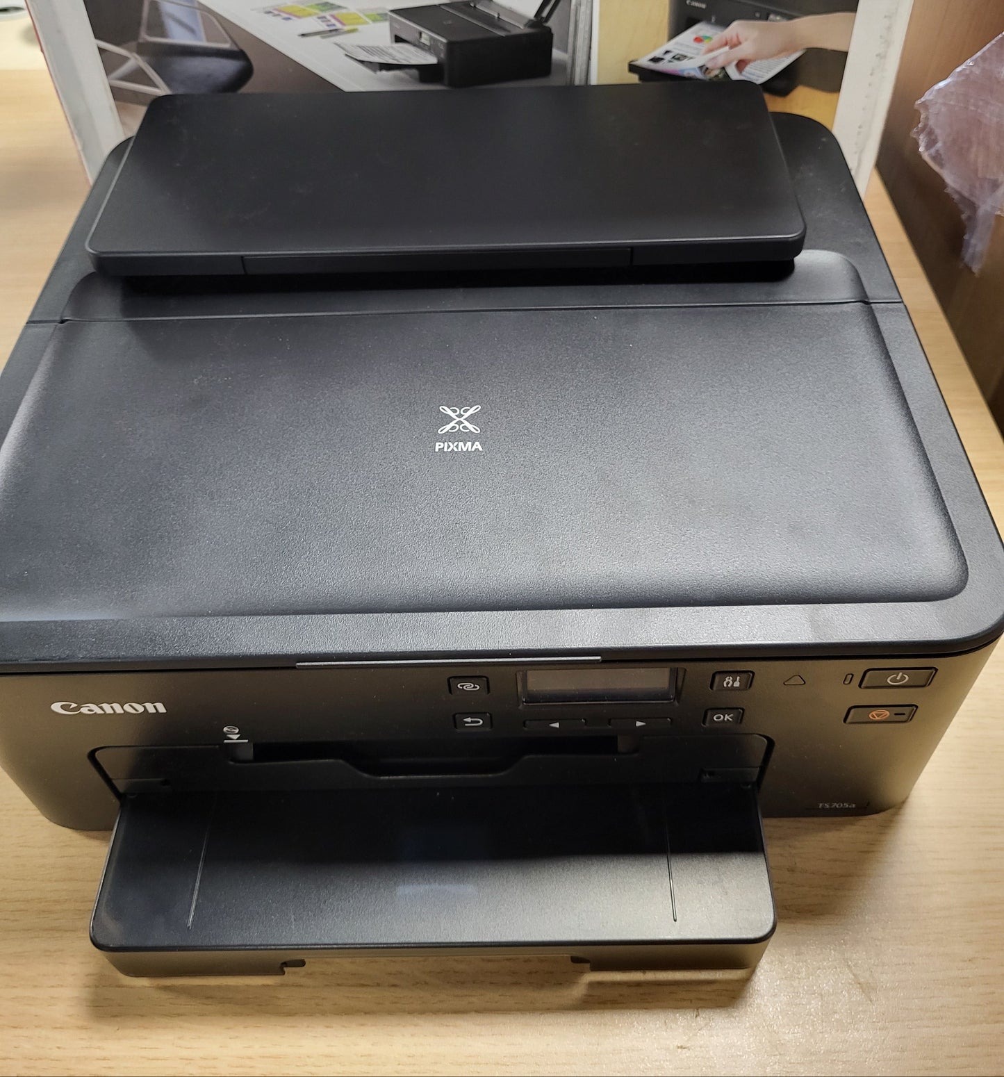 188788 - Printer me bojë CANON PIXMA TS705a, A4, Wi-Fi, LAN, 5 bojëra individuale, printim automatik nga të dyja anët, 2 ushqyes letre, kasetë letre me 250 fletë, Apple AirPrint, e zezë