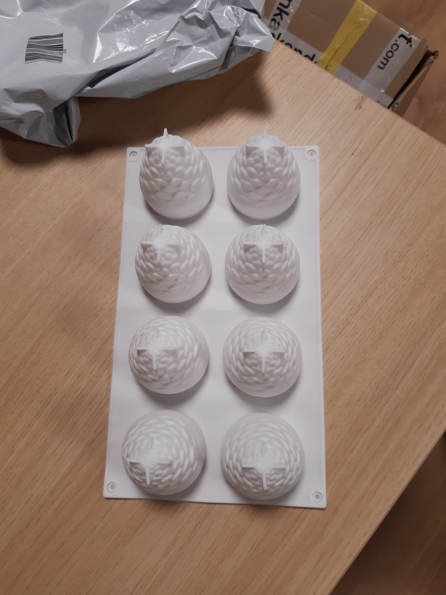 242777 - LATRAT Forma Rrjete Silikoni me Dizajn Boçe Pishe, Forma Musi Boçesh Pishe 3D për Krishtlindje, Dekorim Tortash, Pelteje, Karamelesh, Çokollate, Sapuni, Kuba Akullore etj., e Bardhë