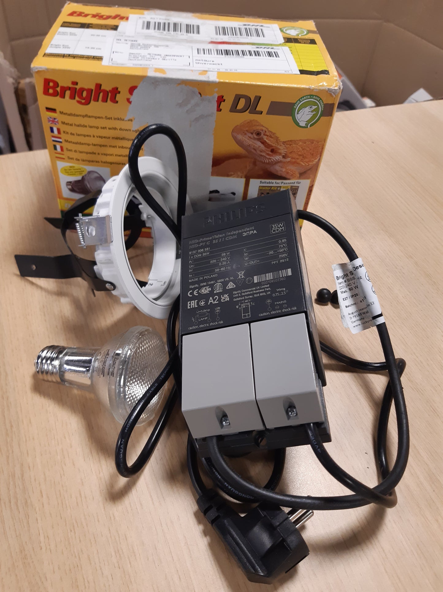 170042 - LUCKY REPTILE Bright Sun Set DL Desert - Llambë Halide Metalike të Bardhë 35W Për Terrarium, me Dritë të Fshehur dhe Balast, Spektër Drite si Dielli për Zvarranikësh, Set UV