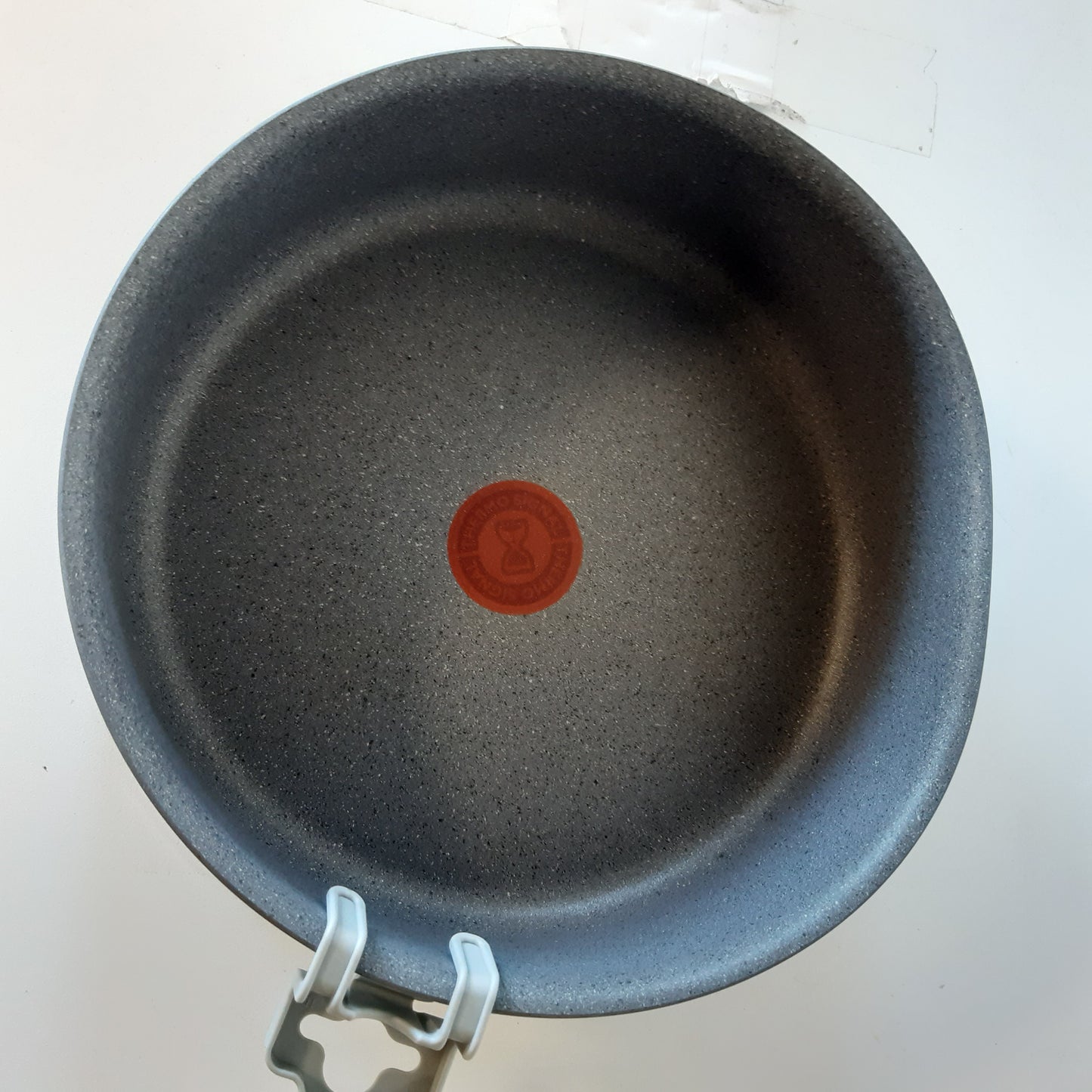 213647 - TEFAL Tigan 24cm për skuqje, i pajtueshëm me induksion, me shtresë jo ngjitëse, i stivueshëm, i sigurt për lavastovilje
