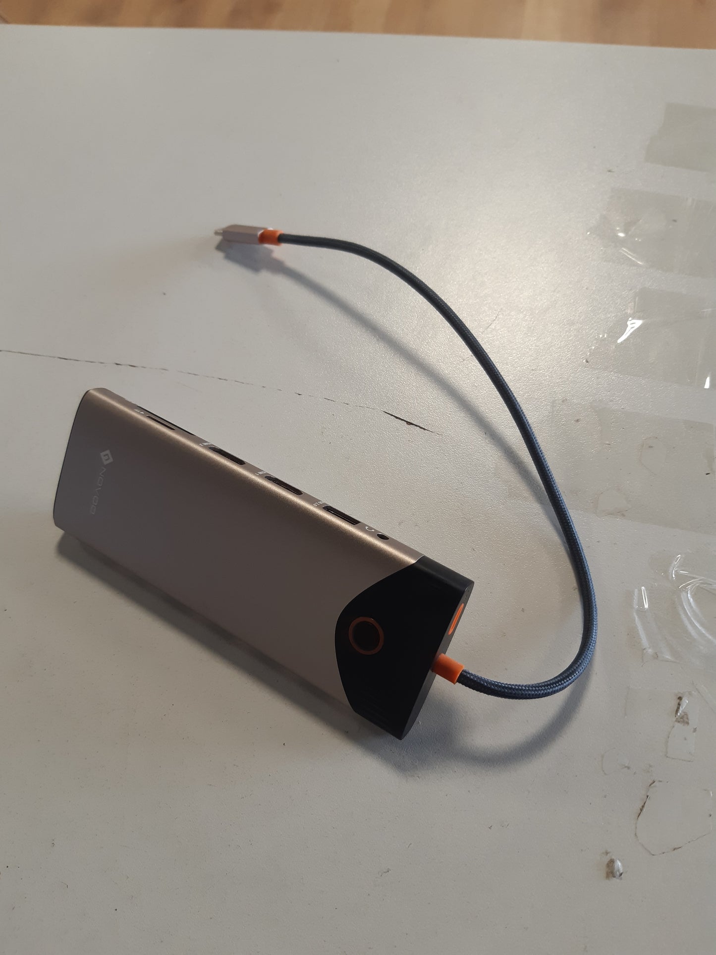 268207 - NOVOO Stacion Dokimi, USB-C, 15-në-1, 2 HDMI 4K@60Hz, VGA, USB-C/A 5Gbps, Lexues SD/TF, Gigabit Ethernet, Ekran i Jashtëm 100W PD, Buton Ndezjeje/Fikimi