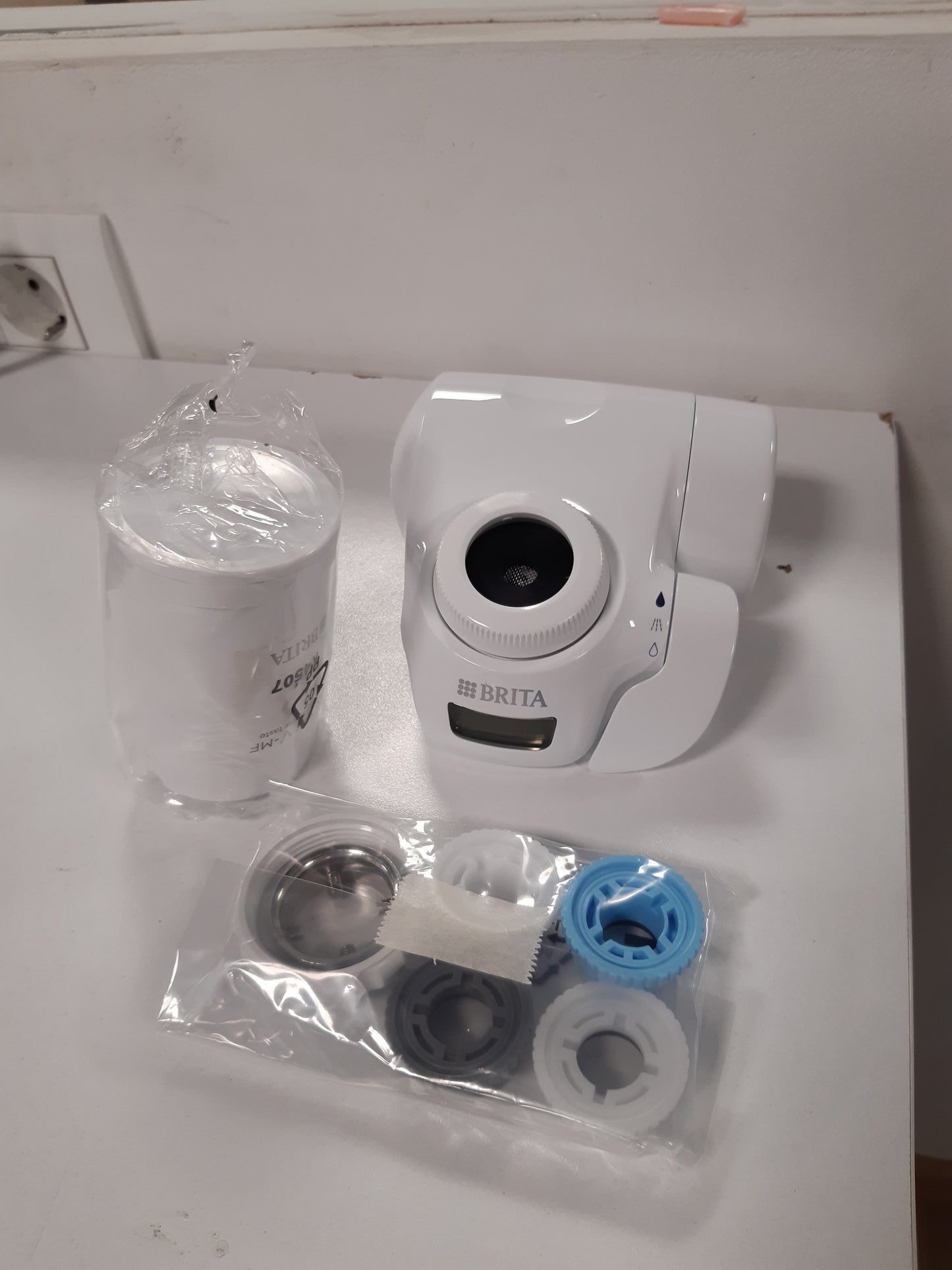 260214 - BRITA ON TAP Pro V-MF - Sistem Filtrimi Uji, 1 Fishek Filtri (600L), 99.99% Pa Baktere, Numërim Mbrapsht LCD