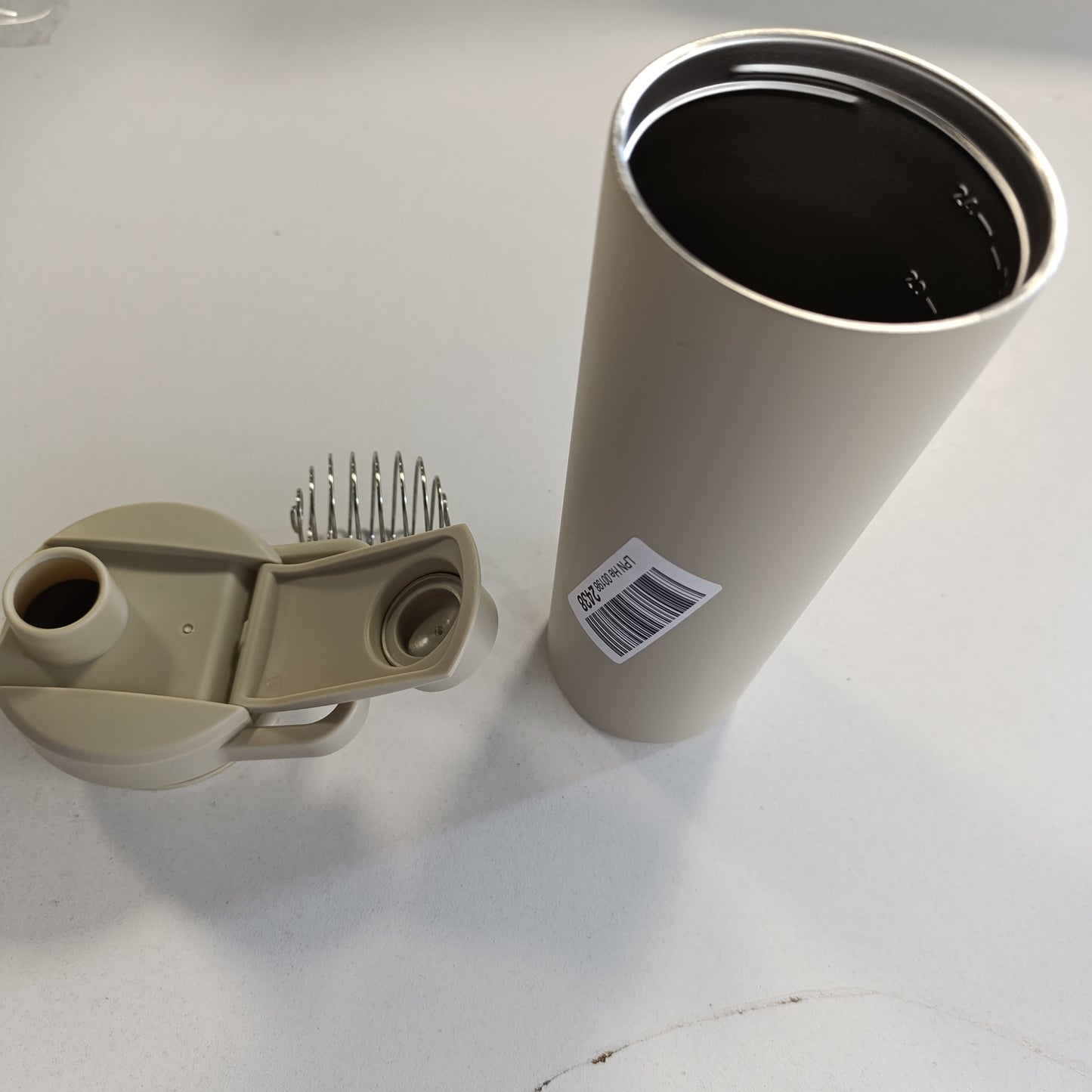 184664 - RALLY - Gotë e Izoluar Metalike prej Çeliku Inox për Kokteje Proteinike dhe Pije Para Stërvitjes, Kapacitet 710ml, Ngjyra Bajame Birch